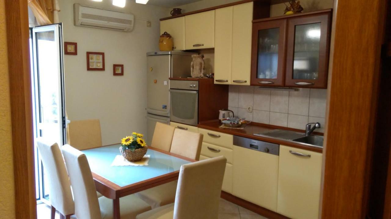 Apartment Tatjana Vis Eksteriør bilde
